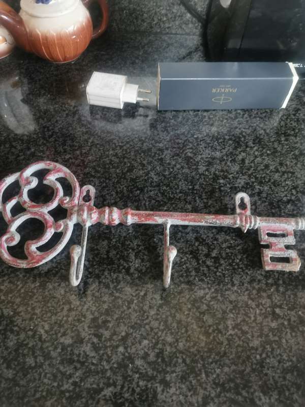 ANTIQUE IRON KEY WALL HANGER FOR CLOTHS ETC