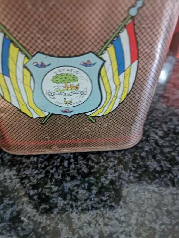 ANTIQUE BROOKE BOND TEA AND COFFE TIN