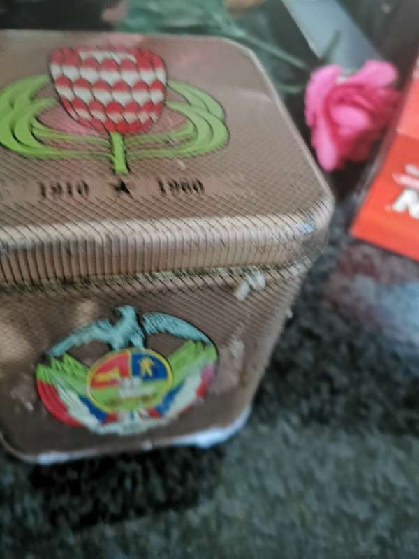 ANTIQUE BROOKE BOND TEA AND COFFE TIN