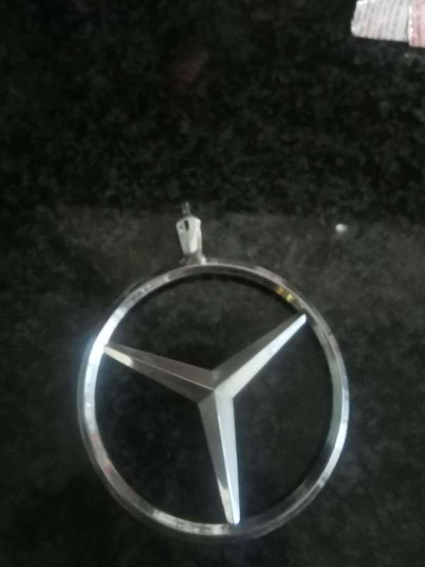 MERCEDES BENC CAR BADGE