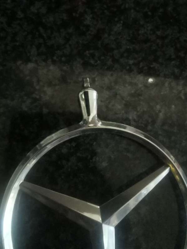 MERCEDES BENC CAR BADGE