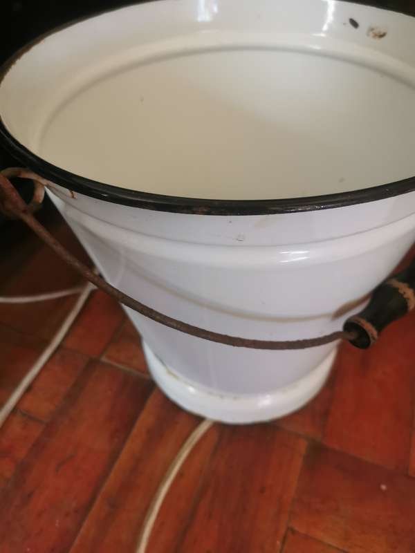 VINTAGE WHITE ENAMEL BUCKET WITH LID