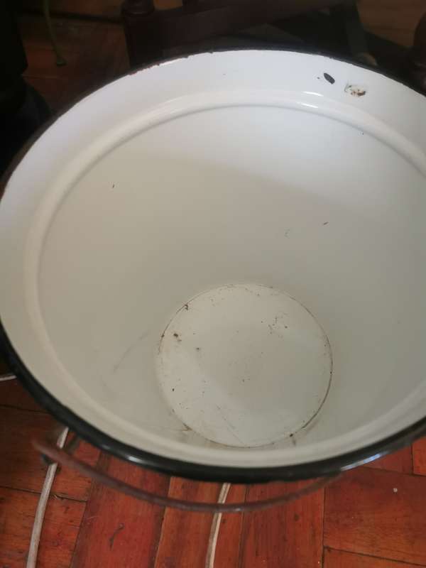 VINTAGE WHITE ENAMEL BUCKET WITH LID