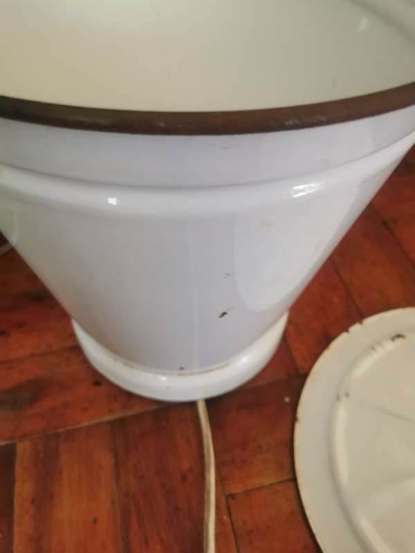 VINTAGE WHITE ENAMEL BUCKET WITH LID