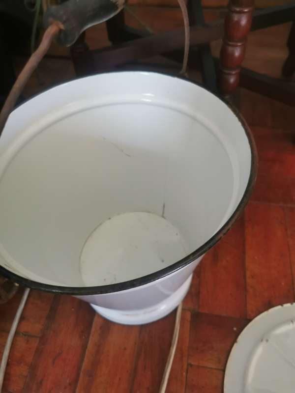 VINTAGE WHITE ENAMEL BUCKET WITH LID