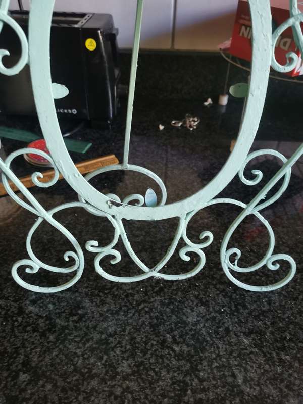 VINTAGE IRON STAND  WITH PHOTO FRAME