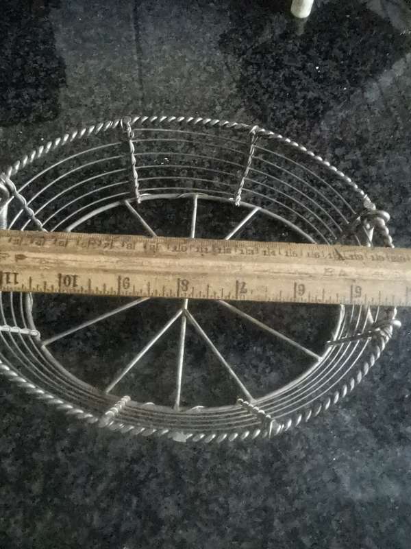 VINTAGE WIRE BASKET