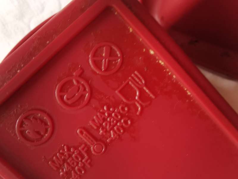 2 VINTAGE SILLICON BREADPANS