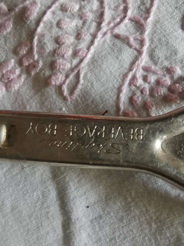 VINTAGE COLLEBLE SKYLINE OPENER