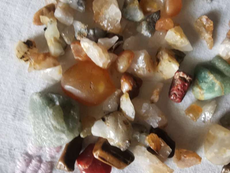 LOT SMALL COLLECTABLE STONES