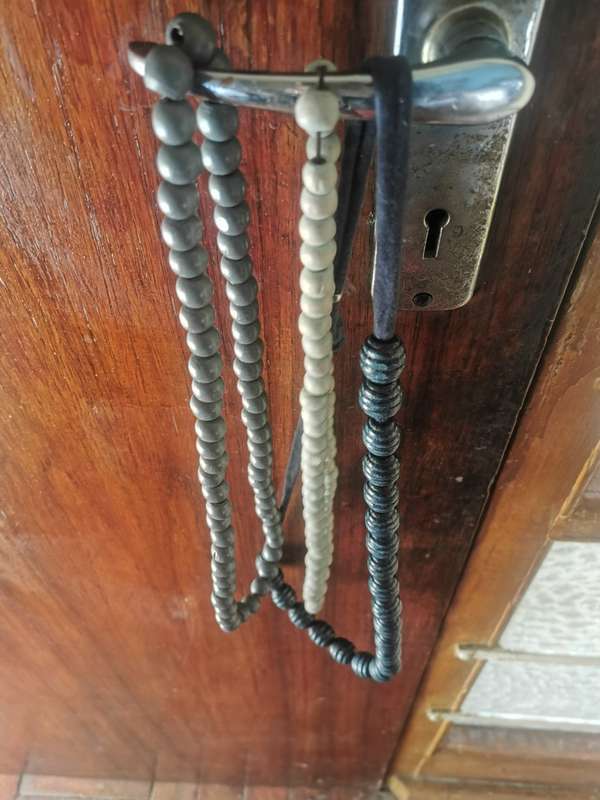 VINTAGE 13 BEADED STRINGS
