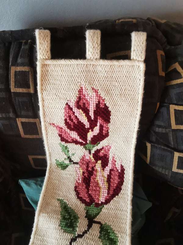 VINTAGE WALL TAPESTRY