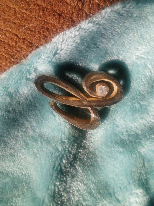 VINTAGE BROOCH