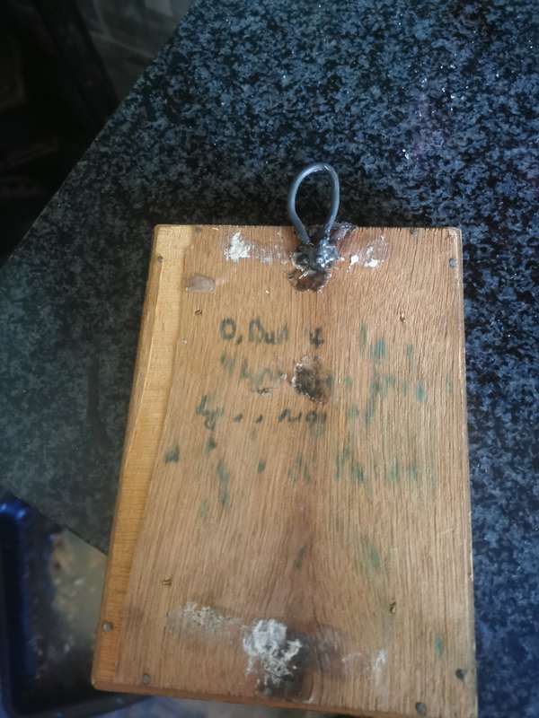 VINTAGE WALL HANGING PLAQUE IN WOODEN FRAME