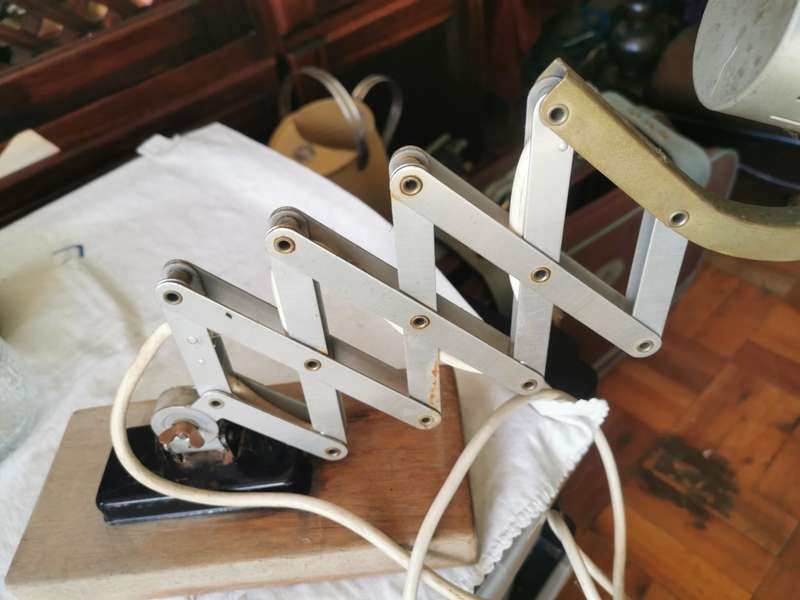 VINTAGE DESKTOP LIGHT