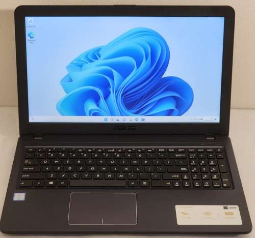 Asus X543 i3 with 256GB ssd, 8GB ram and Win11