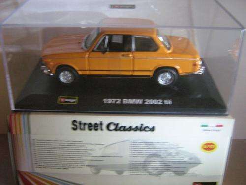 BMW 2002 tii 1972 (Scale 1/32) in Display Case by Bburago