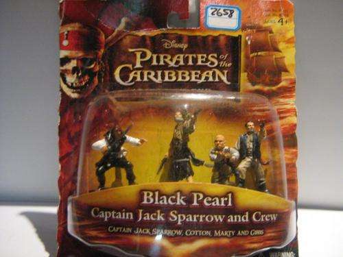 Pirates of the Caribbean: Black Pearl - Captain Jack Sparrow and Crew