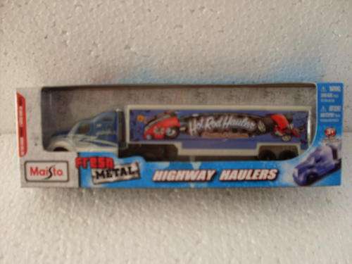 Highway Haulers On The Road Series (Scale 1/64) by Maisto Fresh Metal -  Aproximately 20cm in length