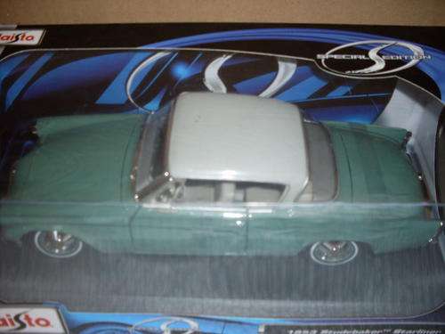 Studebaker Starliner 1953 (Scale 1:18) by Maisto