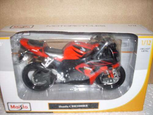 Honda CBR 1000 RR (Scale 1/12) by Maisto