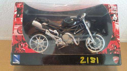 Ducati Monster 1100 (2010) - Scale 1/18 by NewRay