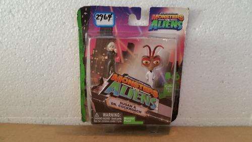 MONSTER vs ALIENS - Susan & DR. Cockroach