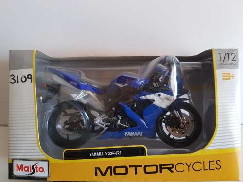 Yamaha YZF-R1: MotorCycles