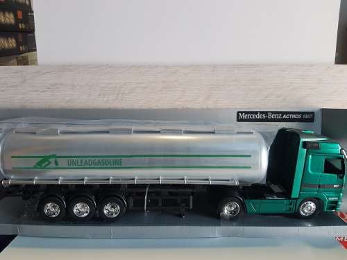 Mercedes-Benz Actros 1857