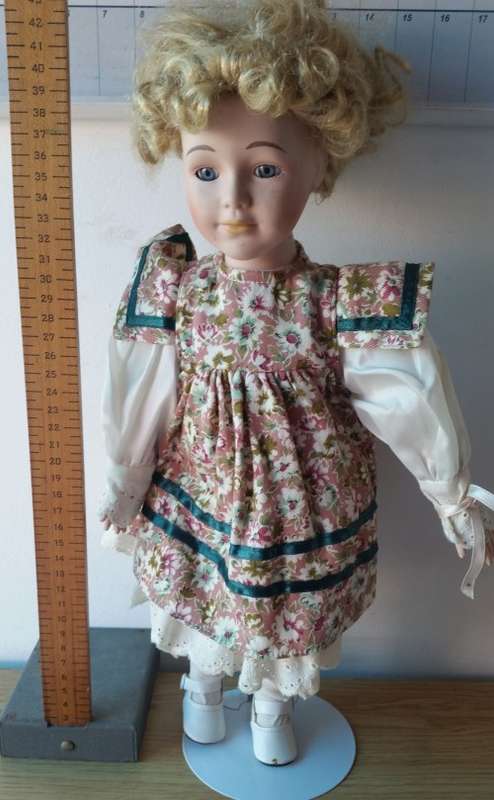 Doll: Porcelain Doll with Stand (Neck mark 808)