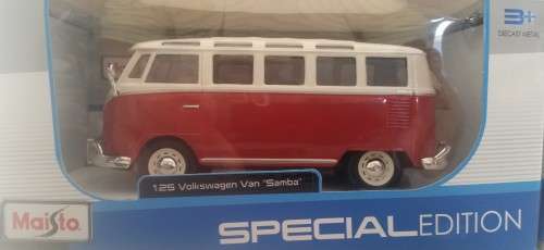 Volkswagen Van `Samba` (Scale 1:25) by Maisto