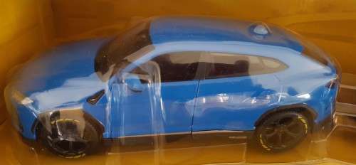 Lamborghini Urus / Lamborghini Haracan Coupe (Scale 1:24 by Maisto Design)