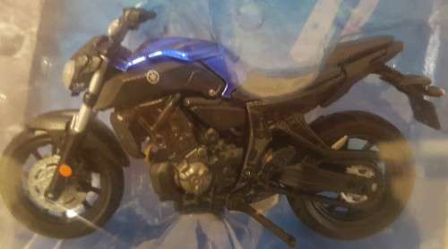 Motorbike (Scale 1:18) by Maisto
