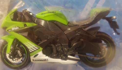 Kawasaki Ninja (Scale 1:18) by maisto