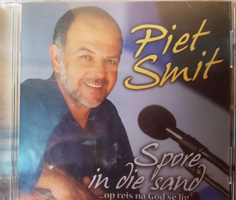 Piet Smit - Spore in die sand
