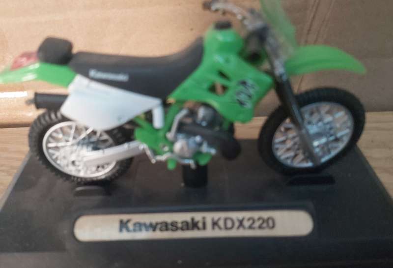 Kawasaki KDX220 by Maisto (Scale 1:18) Display Model (Without Box)
