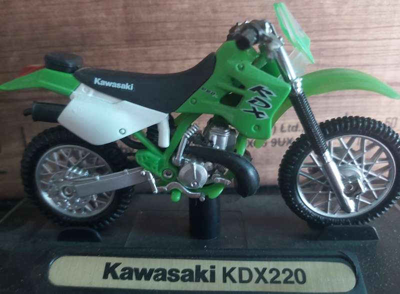 Kawasaki KDX220 by Maisto (Scale 1:18) Display Model (Without Box)
