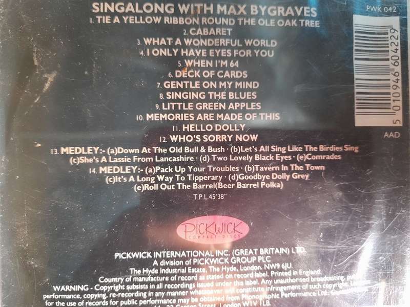 Max Redgraves - Singalong with