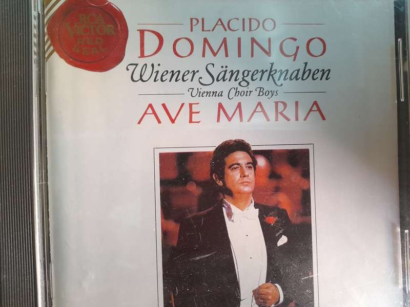 Placido Domingo - Ave Maria