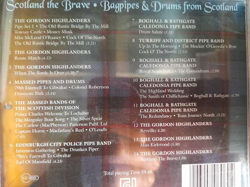 Scotland the Brave - Bagpipes and drums from Scotland