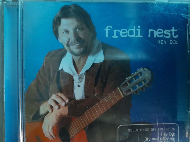 Fredi Nest - Hey DJ!
