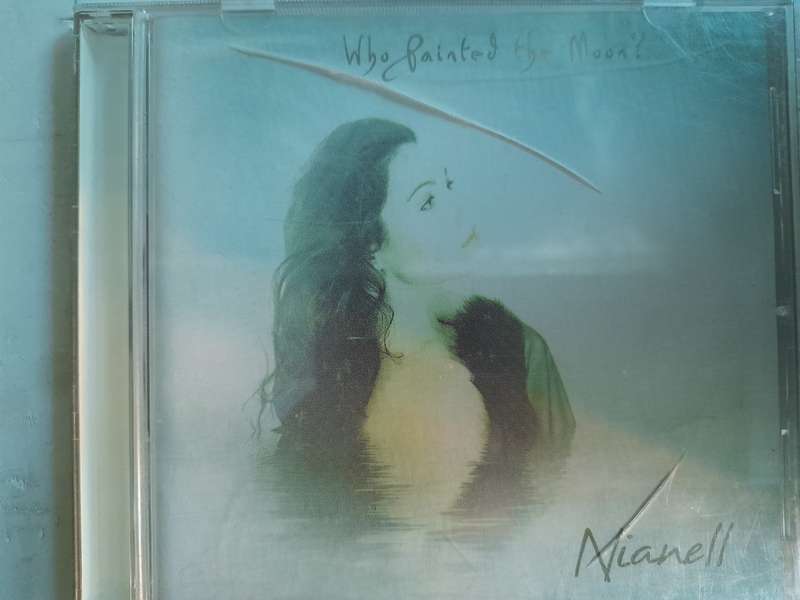 Nianell - Who painted the moon