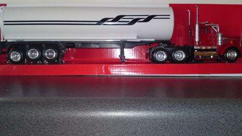 Auction: Kenworth W900 Tanker Truck (6) (Scale 1/43) By NewRay