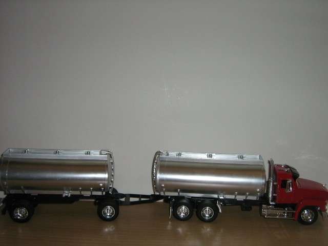 Auction: Mack CH Double Tanker Truck (Scale 1/32)
