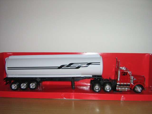 Auction: Kenworth W900 Tanker Truck (8) (Scale 1/43) By NewRay