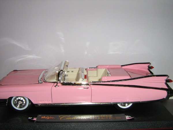 AUCTION : Cadillac Eldorado Biarritz 1959 (Scale 1/18) by Maisto Premiere Edition