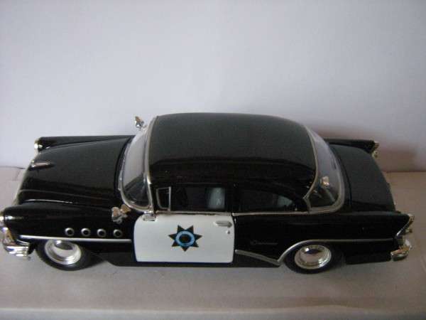AUCTION : Buick Century 1955 (Scale 1/24) by Maisto Special Edition