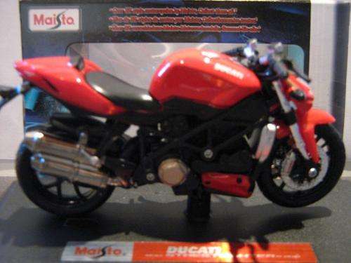 DUCATI Streetfighter (Scale 1/18) by Maisto