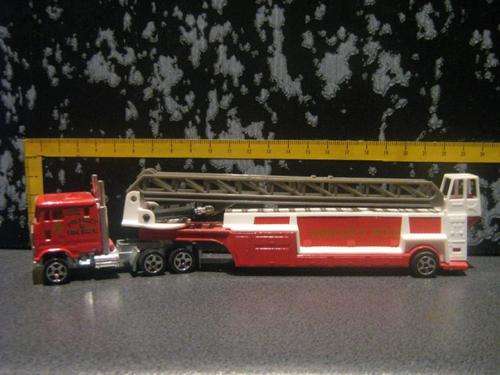 Fire Truck & Trailer with Ladder (Scale 1/72)