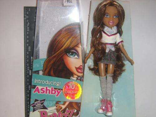 BRATZ Xpress it! The Gilrs with a Passion for Fashion' - Ashby